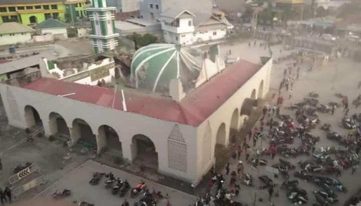 Kondisi  Masjid dan Ramayana Palu Hancur akibat Gempa Donggala (Foto : BeritaSidrap.com)