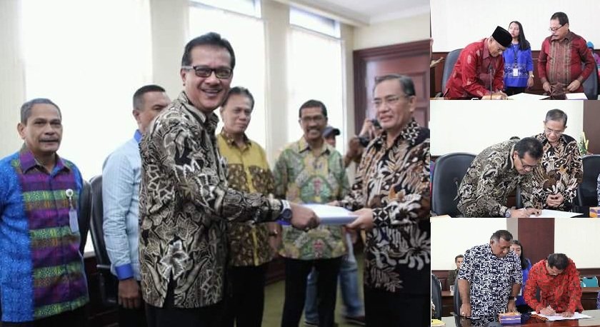 Serah terima jabatan di jajaran Direksi PD. Panca Karya, berlangsung di lantai 6 Kantor Gubernur Maluku, Jumat (21/09/18).