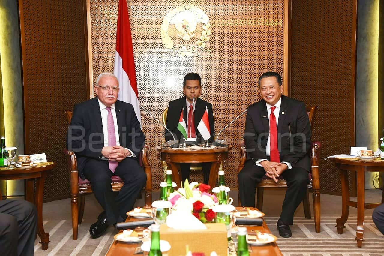Bamsoet saat menerima Menteri Luar Negeri Palestina, H.E. Mr. Riad Malki di ruang kerja Ketua DPR RI, Jakarta, Rabu, (17/10/18).