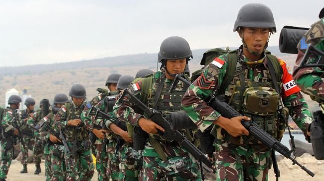 Pasukan TNI saat dikirim ke Kabupaten Nduga, Papua