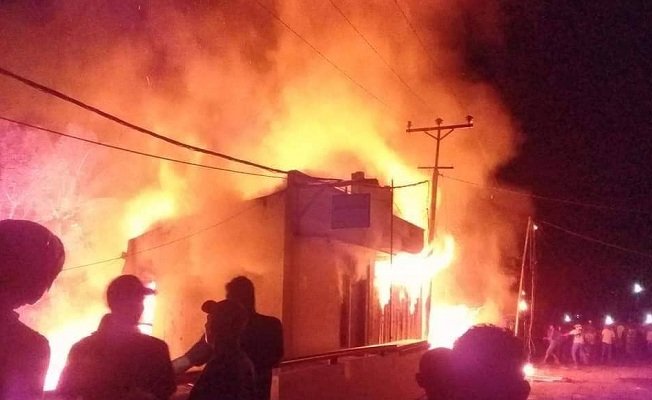 Apotik Amanah di Jalan MS. Pardede yang hangus terbakar, Minggu (28/4/2019) dini hari. (FOTO: ISTIMEWA)