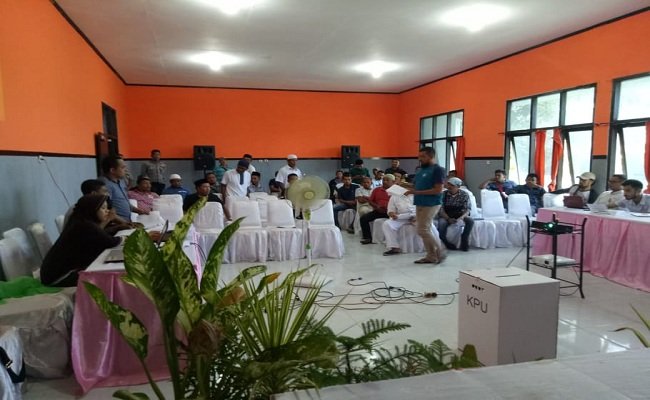 Suasana rekapitulasi suara di KPU Kabupaten Buru untuk hasil PPK Namlea pada Kamis (9/5/2019) (FOTO : BERITABETA.COM)