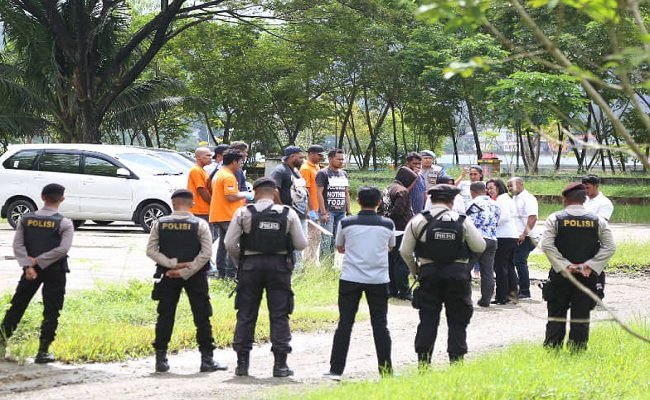 Reka ulang kasus pembunuhan di Hutan Latu digelar di Lapangan Polda Maluku, kawasan Tantui, Kota Ambon dengan menghadirkan sejumlah saksi dan 1 orang tersangka, Rabu (26/6/2019)