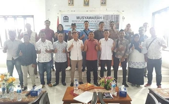 Pengurus Asosiasi Pengusaha Konstruksi Indonesia (Aspekindo) Kabupaten Maluku Tengah foto bersama saat digelarnya Muskab Aspekindo Malteng ke-2