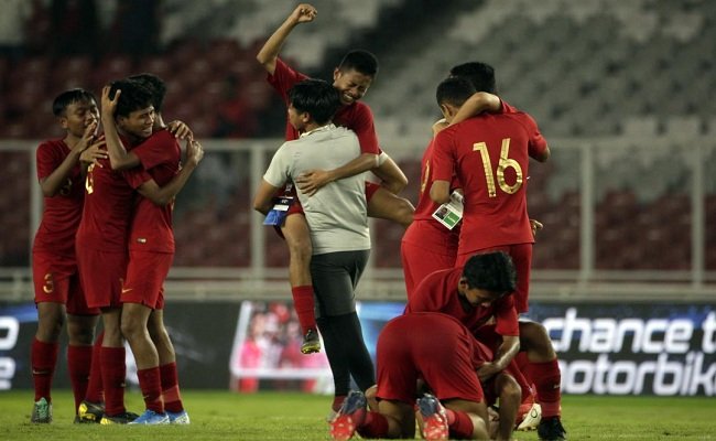 Timnas Indonesia U-16 usai berlaga melawan China dengan skor imbang (0:0) di Stadion Utama Gelora Bung Karno (SUGBK), Jakarta, Minggu (22/9/2019). (FOTO : bola.com)