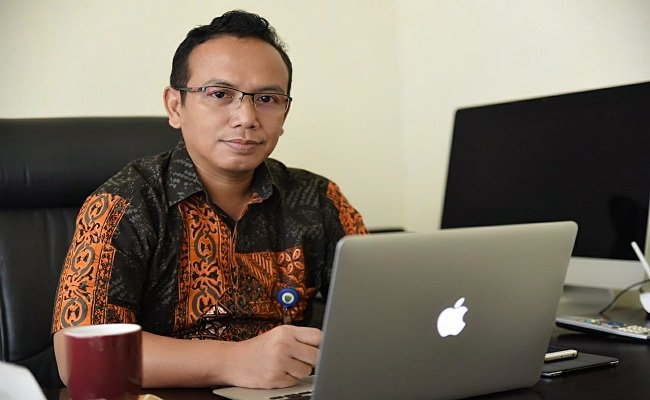 Kepala Dinas Pariwisata Kabupaten Buru, Drs. Istanto Setyahadi 