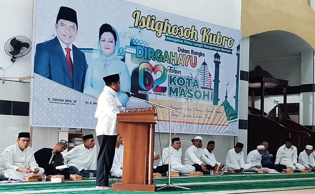 Istighosah Kubro yang berlangung di Masjid Raya Kota Masohi dan digelar Majelis Talim Gabungan se- Kabupaten Malteng bekerja sama dengan Pemerintah Kabupaten Maluku Tengah, Jamat sore (1/11/2019). 