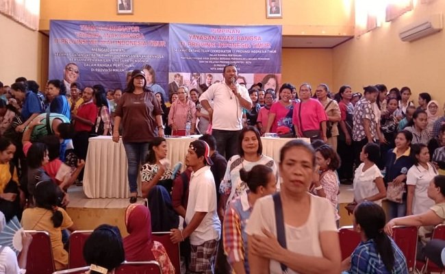 Para relawan YAB dalam repat terakhir yang membahas kesiapan dan kelengkapan tim, menyongsong deklarasi yang dijadwalkan berlangsung pada pertengahan Februari 2020 di Lapangan Merdeka, Kota Ambon (FOTO: Yayasan Anak Bangsa)