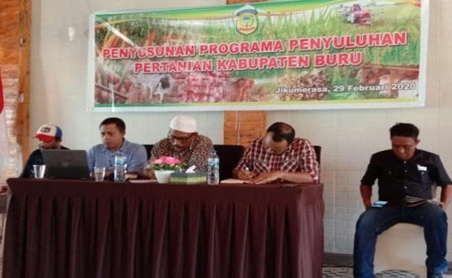 Kegiatan Penyusunan Programa Penyuluhan Pertanian dilakukan Distan Pemkab Buru dibuka Asisten I Bidang Pemerintahan dan Kesra , Ir H.Masri, bertempat di Resort Jikumerasa, Sabtu (29/2/2020).