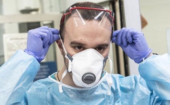 Ilustrasi :Salah satu jenis masker yang digunakan untuk mencegah penyebaran virus corona