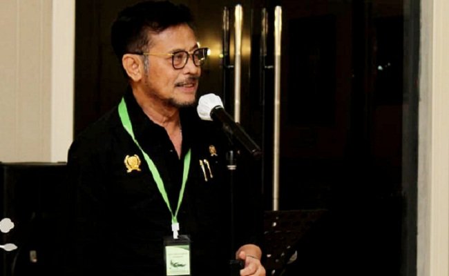 Menteri Pertanian (Mentan) RI, Syahrul Yasin Limpo, menyampaikan sambutannya dalam acara ramah tamah di kediaman Gubernur Maluku, setibanya di Ambon, Jumat malam (29/5/2020) malam (FOTO HUMASMALUKU) 