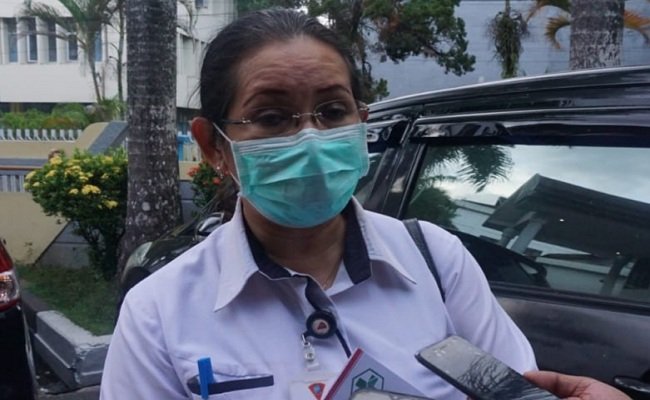 Kadis Kesehatan Kota Ambon, Drg. Wendy Pelupessy saat memberikan ketarangan kepada Pers di Ambon (FOTO: ambon.go.id) 