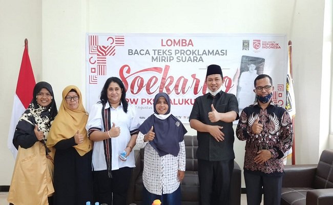 Para Dewan Juri Lomba Membaca Teks Proklamasi Mirip Bung Karno bersama pegurus DPW PKS Maluku usai mengumumkan pemanang lomba di Ambon, Jumat (28/8/2020)