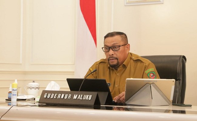 Gubernur Maluku Murad Ismail meluncurkan Web Maluku Cerdas yang menggunakan aplikasi Microsoft 365 sekaligus membuka pelatihan TOT (training of trainer) Microsoft 365 yang diikuti oleh 395 guru SMK dan SMA se-Maluku melakui rapat virtual, Senin (24/8/2020). 