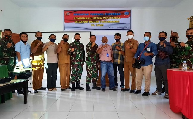 Sejumlah wartawan di Maluku Tengah terlibat dalam kegiatan terpadu pembinaan media teritorial yang digelar Pusat Teritorial TNI Angkatan Darat (Pusterad), bersama Kodim 1502 Masohi,  Selasa (15/9/2020).