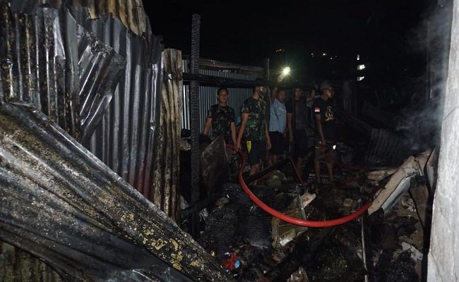 Kondisi rumah warga yang terbakar di kawasan Skip, Kelurahan Karpan, Kecamatan Sirimau, Kota Ambon dilaporkan hangus dilalap si jago merah, Senin (14/9/2020).