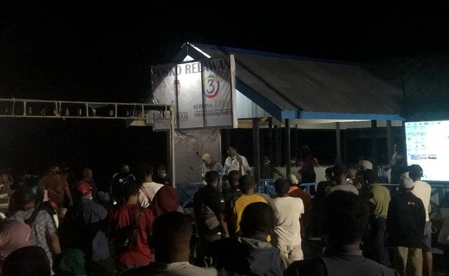 Kampanye Pasangan Calon Bupati dan Wakil Bupati Kabupaten Seram Bagian Timur (SBT) periode 2020-2025, Rohani Vanath – Ramli Mahu (NINA RAMAH) di Desa Bula Kecamatan Bula, Minggu  (11/10/2020) malam. 