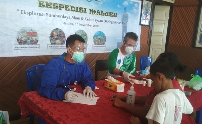 Kegiatan penyuluhan tentang pencegahan Covid-19 dilakukan Yayasan EcoNusa di Negeri Haruku, Kecamatan Pulau Haruku, Kabupaten Maluku Tengah, Selasa (10/11/2020)  