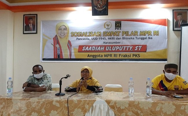 Anggota MPR RI dari Fraksi PKS,  Saadiah Uluputty saat menggelar kegiatan Sosialisasi Empat Pilar Kebangsaan di Kota Bula, Kabupaten Seram Bagian TImur Senin (17/11/2020). 