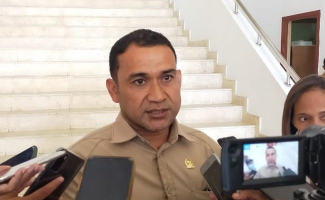Anggota Komisi II DPRD Provinsi Maluku, Aziz Hentihu 