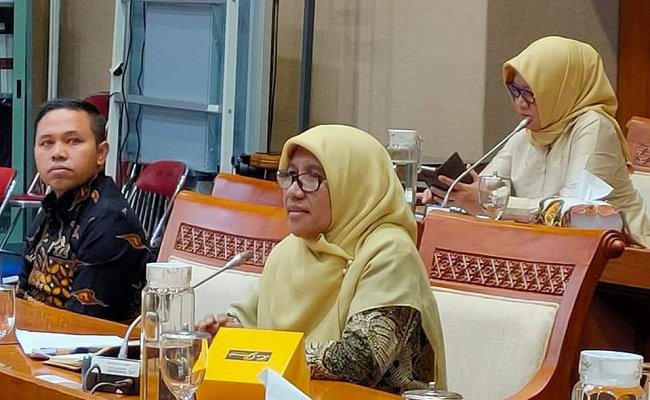 Anggota Komisi VII DPR RI Dapil Maluku Saadiah Uluputty, ST saat menyampaikan permintaan dalam rapat bersama Badan Pengatur Hilir Minyak Bumi dan Gas Bumi (BPH Migas) di Jakarta, Rabu (27/1/2021)