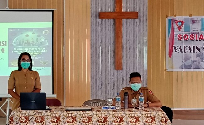 Pelaksanaan Sosialisasi Vaksin Sinovac yang dilakukan Dinkes Kota Ambon bertempat di Aula Kantor Jemaat Hatalai Senin, (25/01/2021) (FOTO : BERITABETA.COM)
