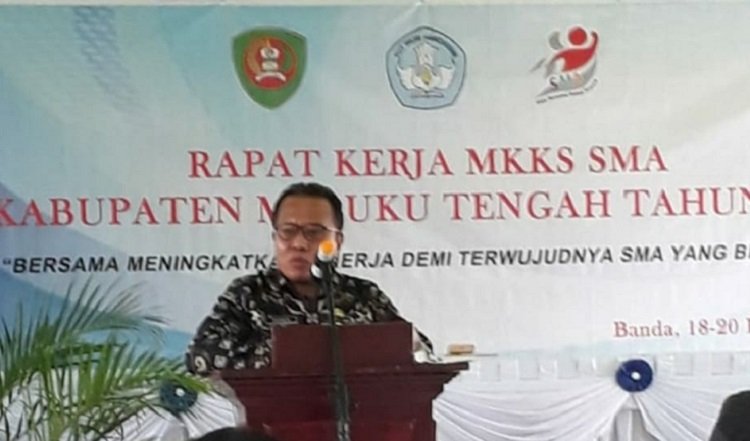 Sekretaris Dinas Pendidikan dan Kebudayaan Provinsi Maluku, Husein, M.Pd