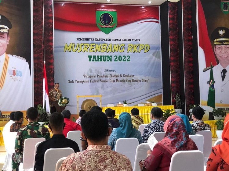Musrenbang dan Rencana Kerja Pembangunan Daerah Kabupaten Seram Bagian Timur 2022, di Aula Serbaguna Dinas Kesehatan SBT, Bula, Kamis (15/04/2021).