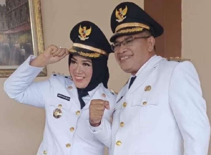 Bupati -Wakil Bupati Buru Selatan Safitri Malik bersama wakilnya, Gerson Eliaser Selsily