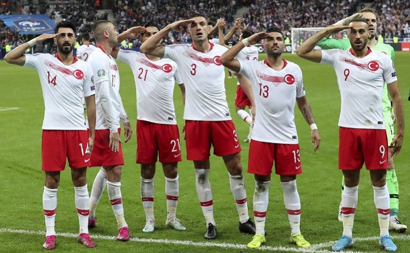 Timnas Turki saat  lolos ke putaran final EURO 2020 sebagai runner-up Grup H pada babak kualifikasi