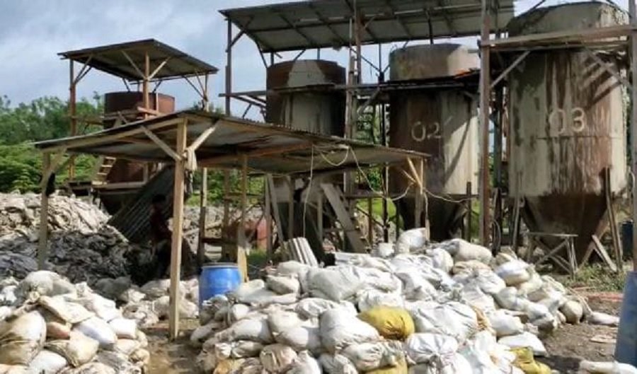 Lokasi pengolahan emas ilegal milik Irawan Molle di  Desa Dava, Kecamatan Waelata, Kabupaten Buru