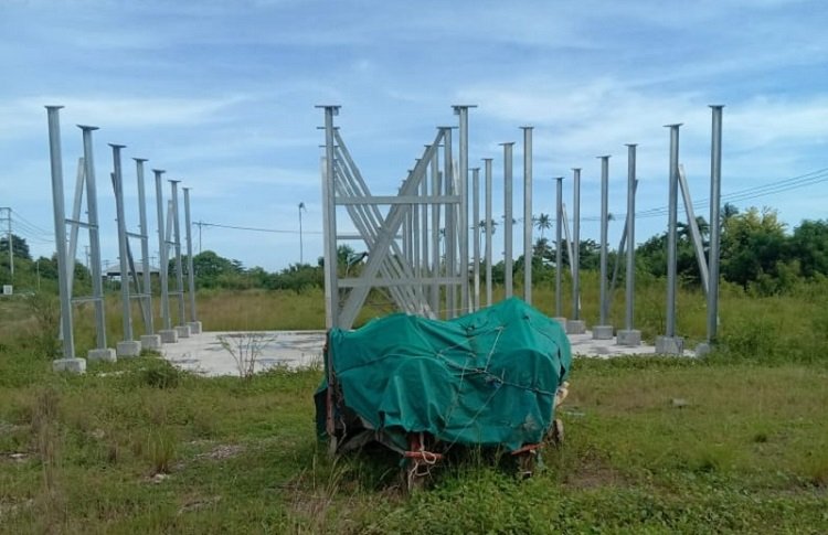 Foto Ilustrasi Lahan Proyek Pembangkit Listrik Tenaga Mesin Gas (PLTMG) di Namlea, Kabupaten Buru Provinsi Maluku.
