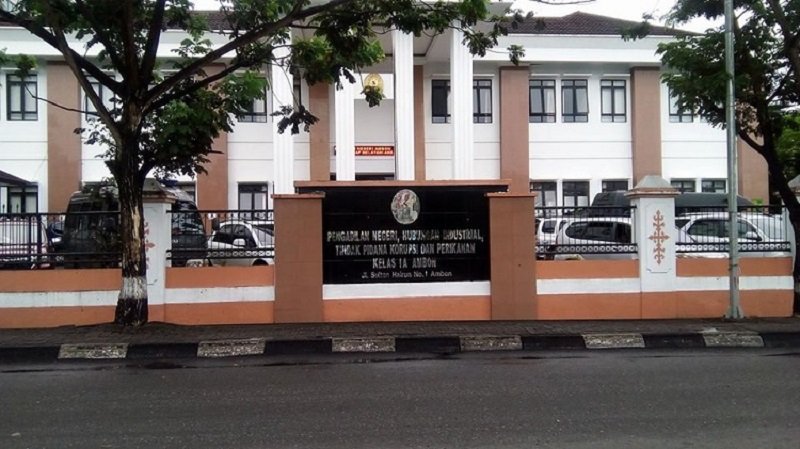 Kantor PengadilN Negeri Ambon di Jalan Sultan Hairun Kecamatan Sirimau Kota Ambon.
