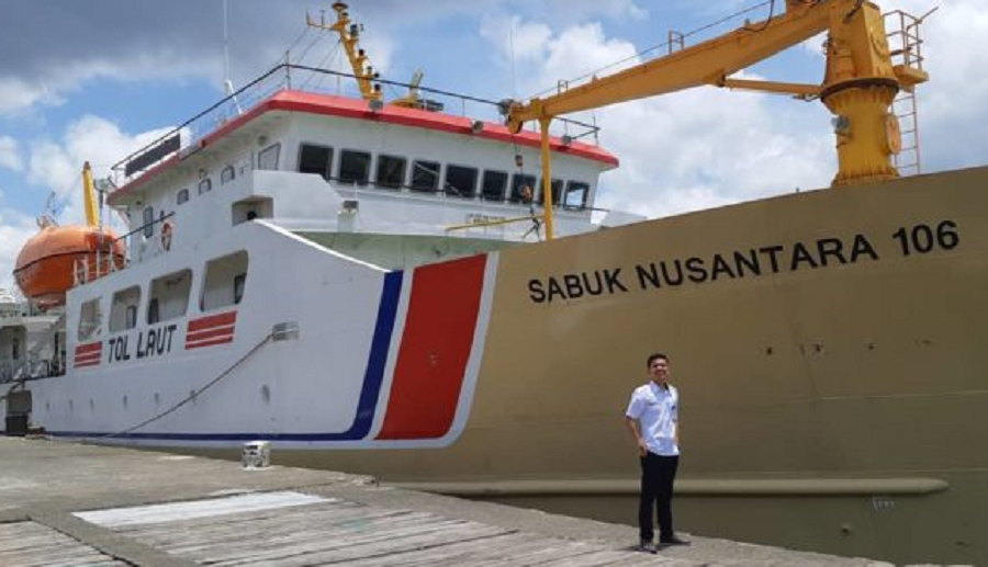 Kapal Perintis KM Sabuk Nusantara yang kini berlabu di Pelabuhan Ambon