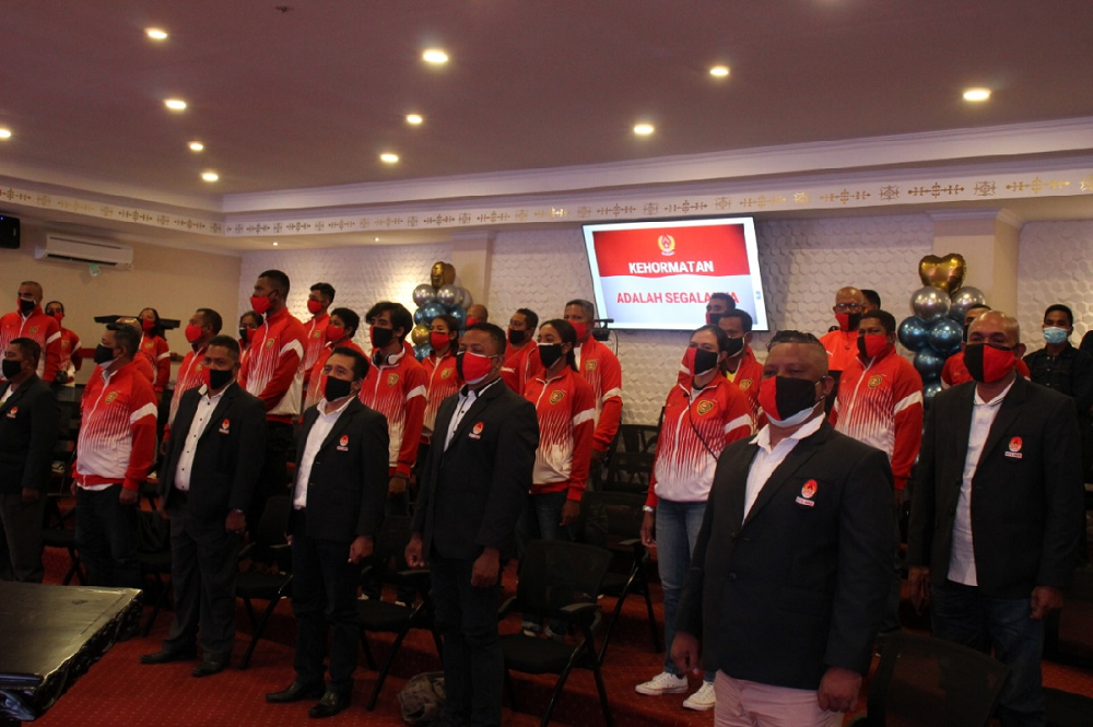 Puluhan atlet dan pelatih asal Kota Ambon yang akan mengikuti PON XX di Papua, saat menghadiri acara ramah tamah bersama Walikota Ambon di Balai Kota Ambon, Minggu (5/9/2021)