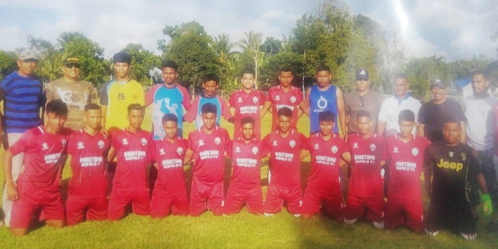 Tim Binatama Bupolo Fotbal Club (BBFC) usia 23 tahun dari Kabupaten Buru