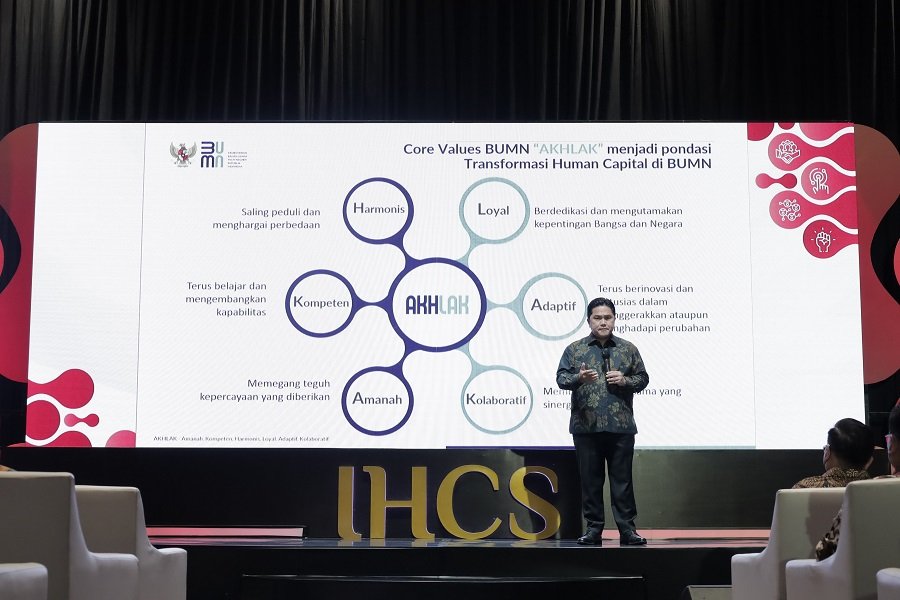 Menteri BUMN Erick Thohir saat pembukaan The 3rd Indonesia Human Capital Summit (IHCS) yang digelar Forum Human Capital Indonesia (FHCI) BUMN yang akan dilangsungkan pada 16-17 November 2021, Selasa (16/11/2021).