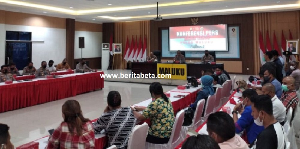 Konferensi Pers Akhir Tahun 2021 berlangsung di Rupatama Polda Maluku, Jalan Rijali No.1 Kelurahan Batu Meja, Kecamatan Sirimau, Kota Ambon, Kamis (30/12/2021).