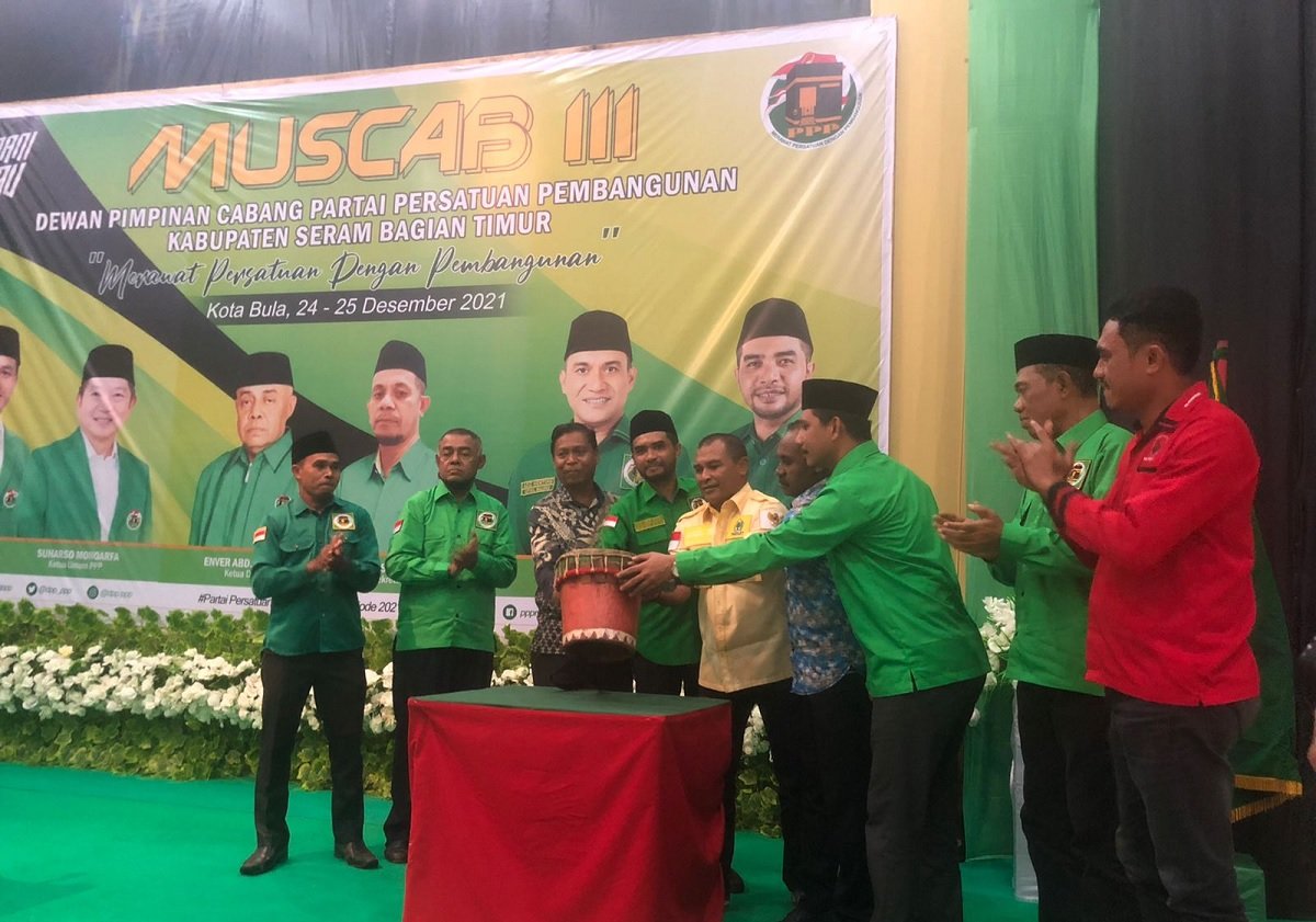 Sekretaris Wilayah]  PPP Provinsi Maluku Rovik Akbar Afifudin secara resmi membuka Musyawarah Cabang [Muscab] ke-III Dewan Pimpinan Cabang [DPC] PPP Kabupaten Seram Bagian Timur [SBT] di Gedung Serbaguna Dinas Kesehatan SBT, Jumat malam (24/12/2021).