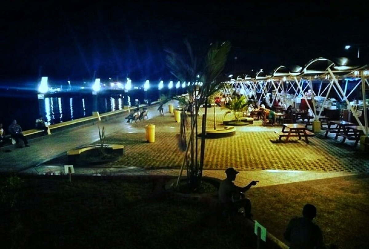 Kawasan Pantai Ina Marina, Kota Masohi