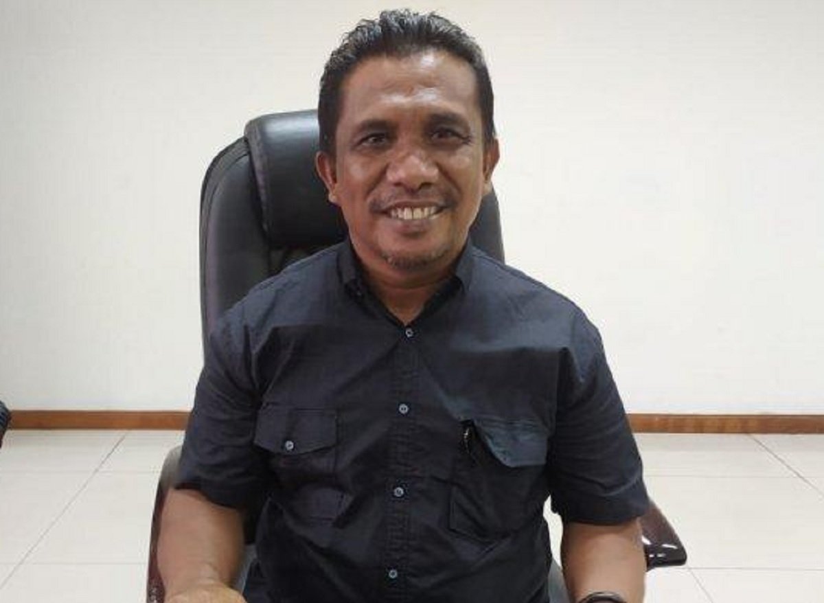 Wakil Ketua Komisi III DPRD Provinsi Maluku Hatta Hehanussa