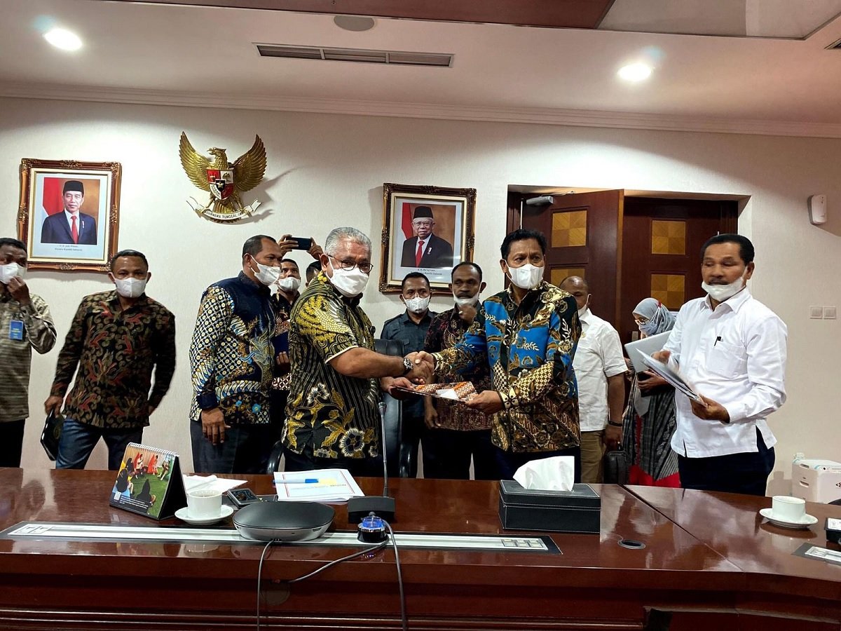 Pertemuan DPRD dan Pemerintah Kabupaten Seram Bagian Timur  bersama Deputi I KSP, Febry Calvin  
di Kantor KSP Republik Indonesia, Gedung Bina Graha, Selasa (01/03/2022)