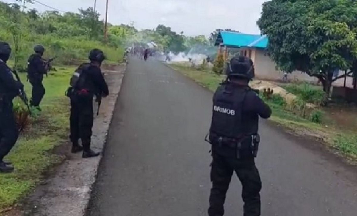 Suasana mencekam terjadi di Maluku Tenggara setelah terjadi bentrok antara Desa, yakni Ohoider dan Ohoiren di Kecamatan Kei Kecil Barat, Senin (25/7/2022)