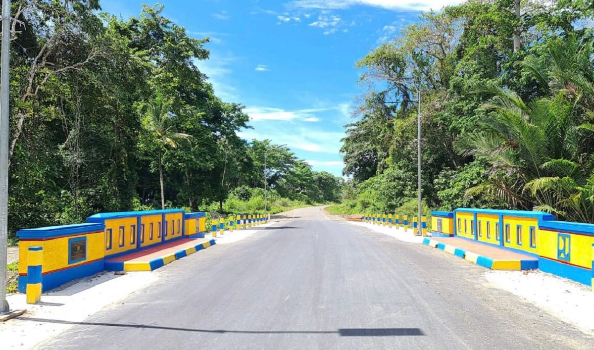 Kondisi ruas jalan Bula-Airnanang yang kini naik satus menjadi Jalan Nasional (Foto: beritabeta.com)