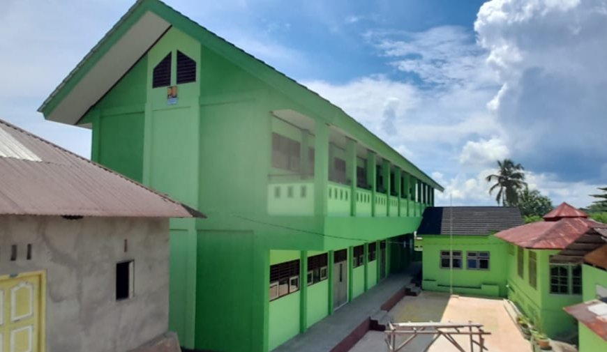 Gedung baru MIN 3 Maluku Tengah di Negeri Siri Sori Islam, Kecamatan Saparua Timur, Maluku Tengah, Provinsi Maluku