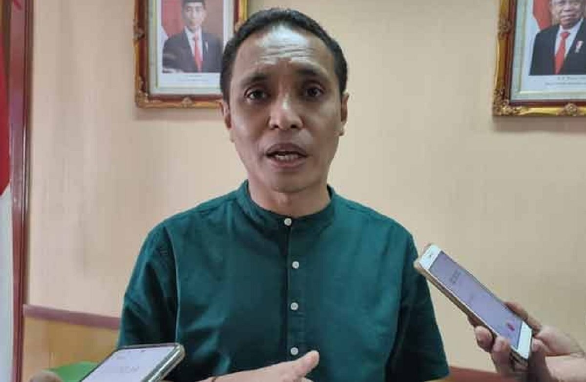 Wakil Ketua DPRD Maluku, Melki Sairdekut