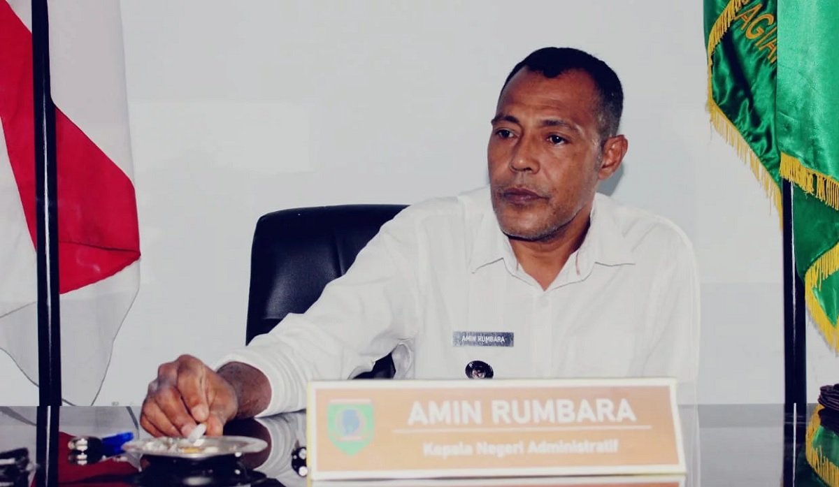 Kepala Negeri Administratif Kampung Wailola, Kecamatan Bula Amin Rumbara
