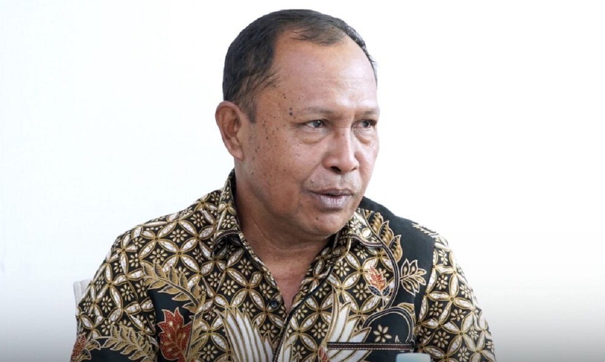 Sekretaris Daerah, Kabupaten Maluku Tengah DR. Rakib Sahubawa