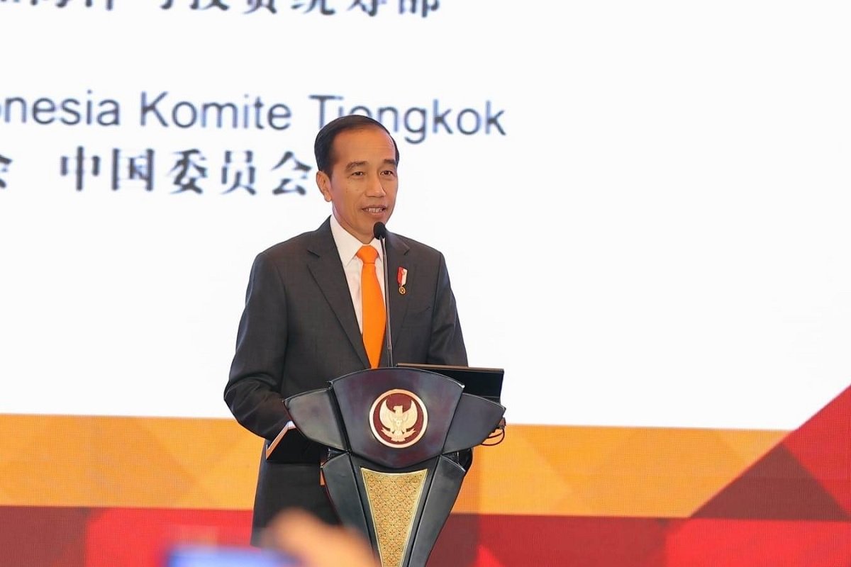 Presiden Joko Widodo saat menyampaikan sambutannya terkait kerja sama bilateral antara RI-China di bidang ekspor, investasi dan ketahanan pangan dalam acara Indonesia-China Business Forum, Beijing.