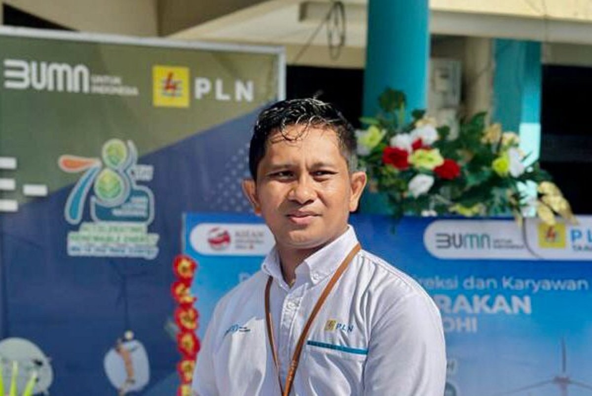 Manager PLN ULP Bula Risdam Ridwan